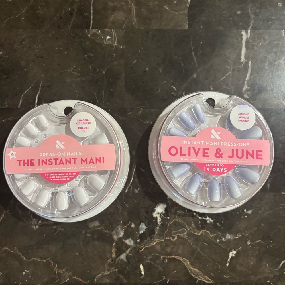 Press on nails Olive & June